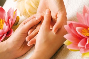 hand-reflexology-massage